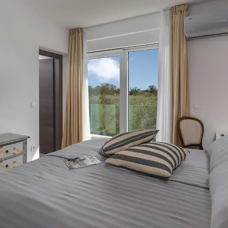 Dunja וילה מדולין