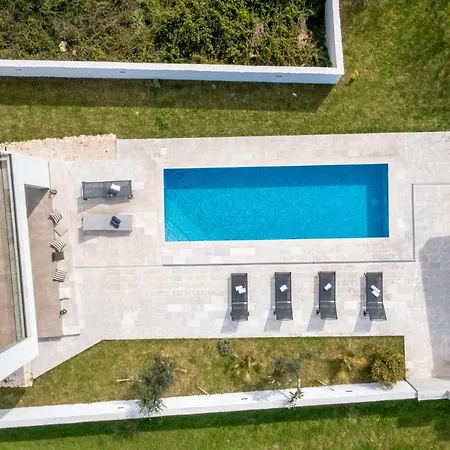 Dunja Villa *